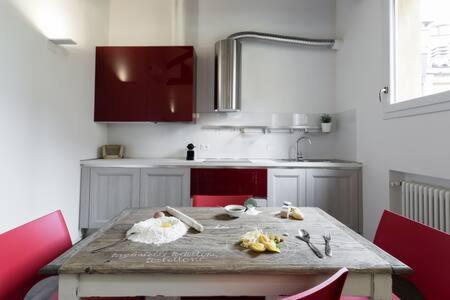 Red Appartamento Immerso Tra Le Mura Bolognesi Exterior photo